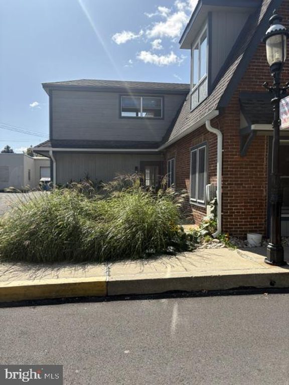 242 WOOD ST #A, DOYLESTOWN, PA 18901 — photo 2