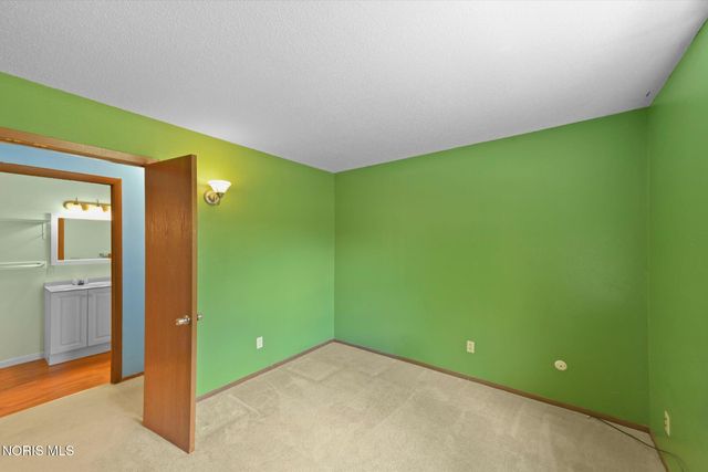 1227 Cypress Creek Lane, Toledo, OH 43615