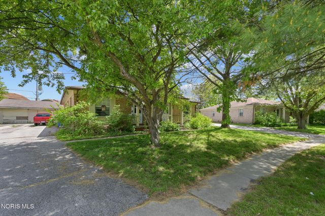 1227 Cypress Creek Lane, Toledo, OH 43615