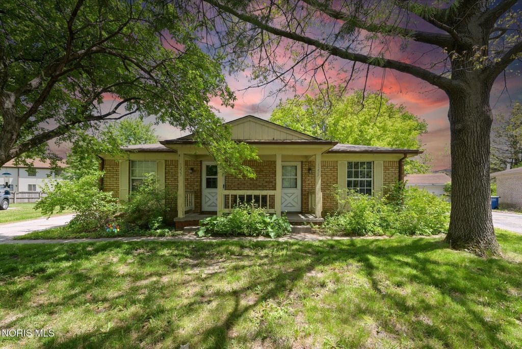 1227 Cypress Creek Lane, Toledo, OH 43615