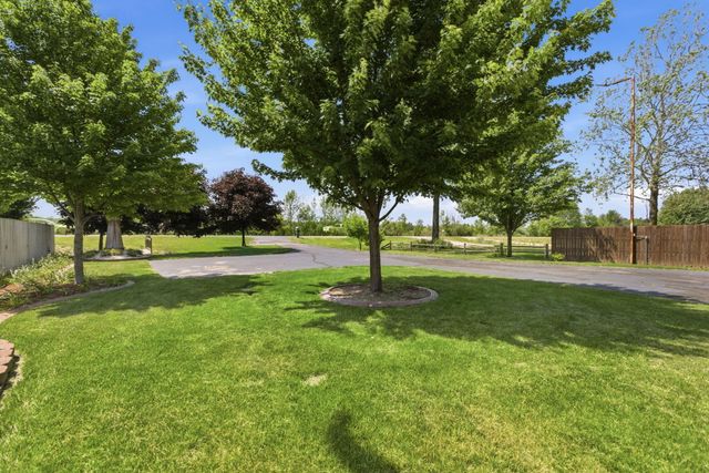 2743 N Michigan 140 Highway, Watervliet Twp, MI 49098