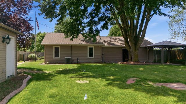2743 N Michigan 140 Highway, Watervliet Twp, MI 49098