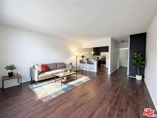 1125 W 36th Place #8, Los Angeles, CA 90007
