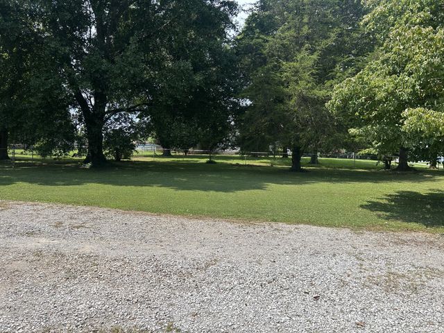 206 Beth Page Rd, Estill Springs, TN 37330