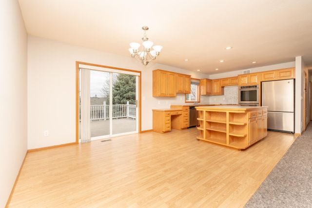 508 Doherty Avenue SE, New Prague, MN 56071