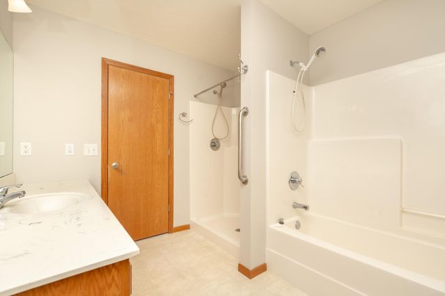 508 Doherty Avenue SE, New Prague, MN 56071