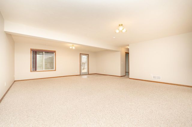 508 Doherty Avenue SE, New Prague, MN 56071