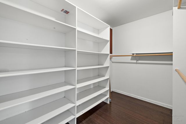 6051 N Marmora Avenue, Chicago, IL 60646