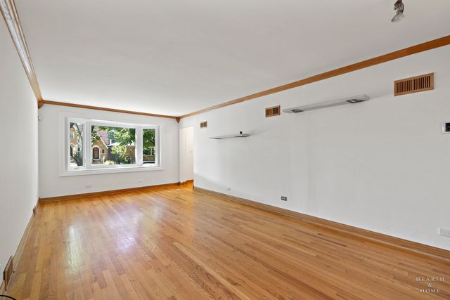 6051 N Marmora Avenue, Chicago, IL 60646