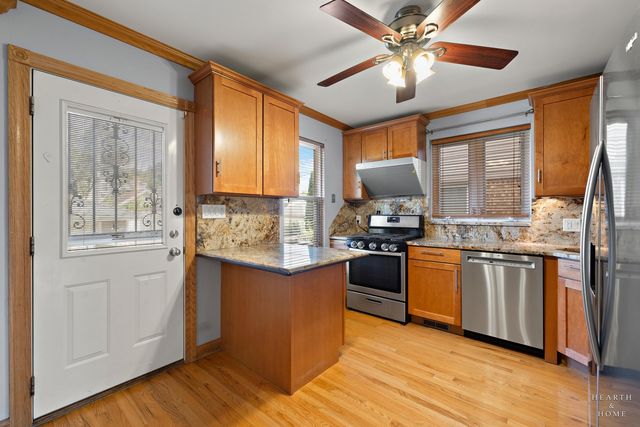 6051 N Marmora Avenue, Chicago, IL 60646