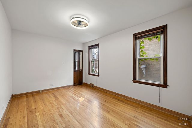 6051 N Marmora Avenue, Chicago, IL 60646
