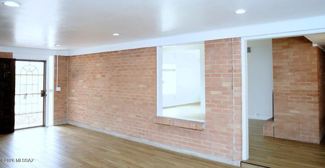 6120 N Pomona Road, Tucson, AZ 85704