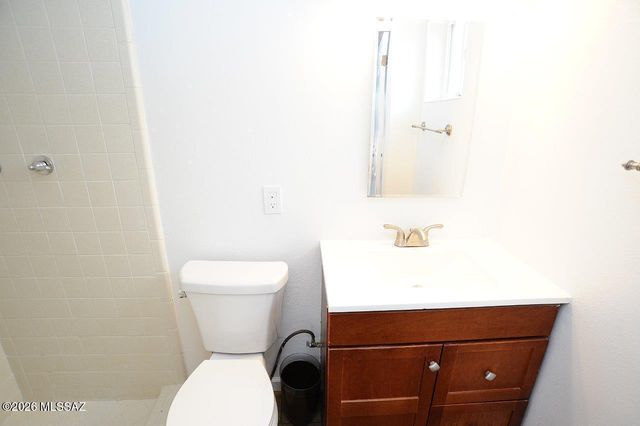 6120 N Pomona Road, Tucson, AZ 85704