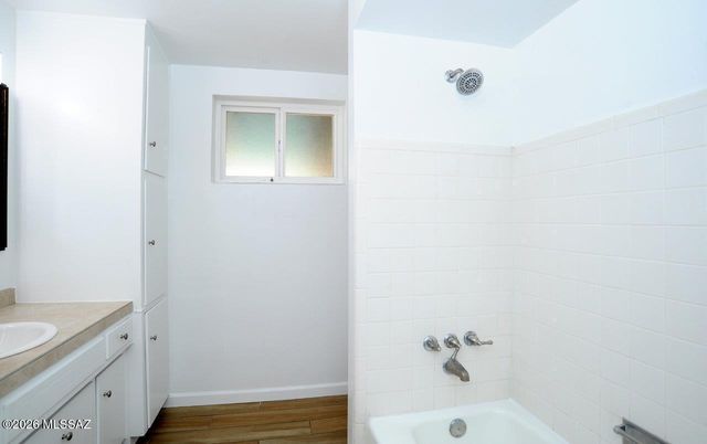 6120 N Pomona Road, Tucson, AZ 85704