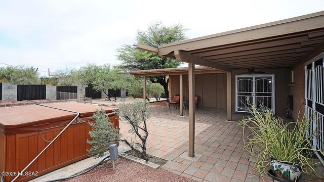 6120 N Pomona Road, Tucson, AZ 85704