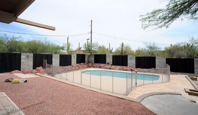 6120 N Pomona Road, Tucson, AZ 85704