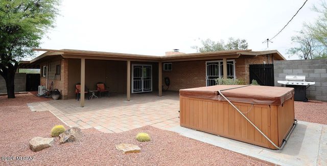 6120 N Pomona Road, Tucson, AZ 85704