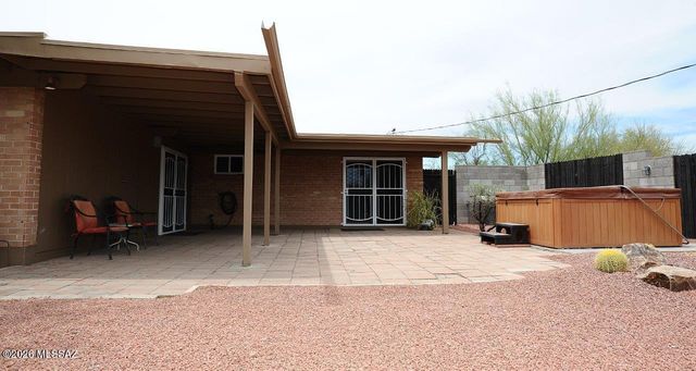 6120 N Pomona Road, Tucson, AZ 85704