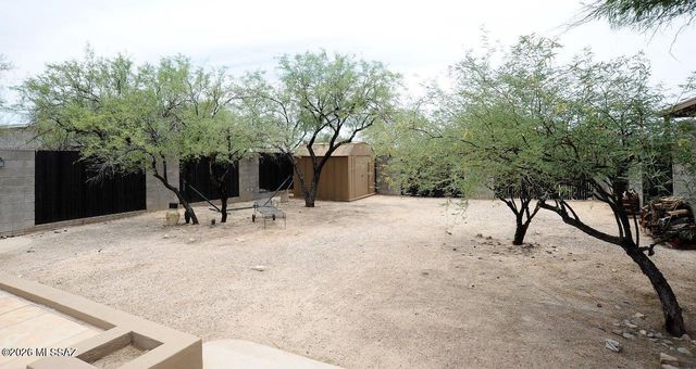 6120 N Pomona Road, Tucson, AZ 85704