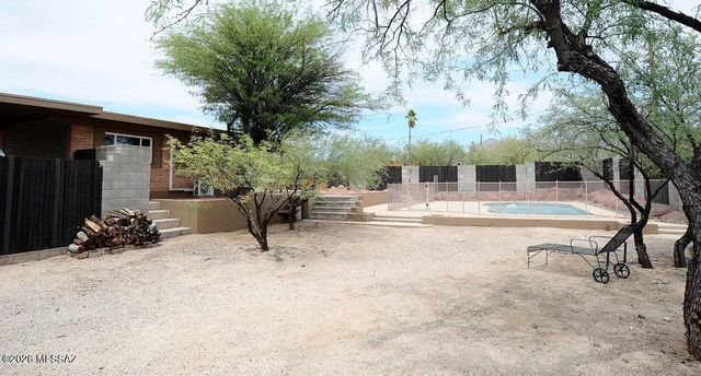 6120 N Pomona Road, Tucson, AZ 85704