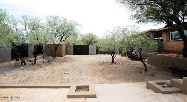 6120 N Pomona Road, Tucson, AZ 85704