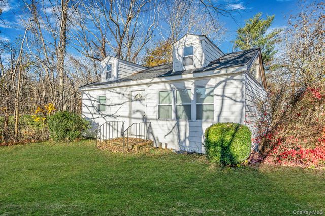24485 Main Road, Mattituck, NY 11935