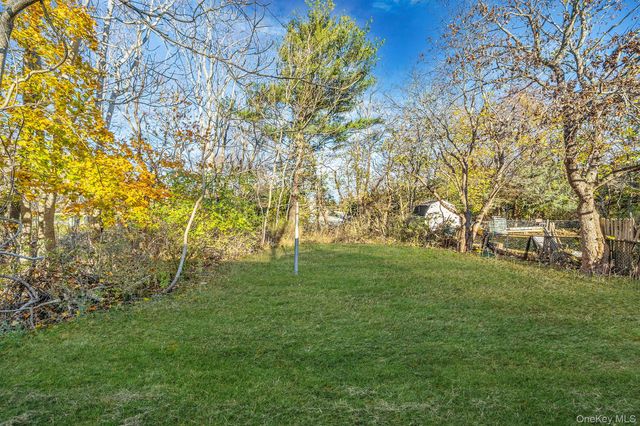 24485 Main Road, Mattituck, NY 11935