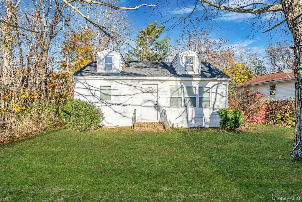 24485 Main Road, Mattituck, NY 11935