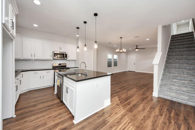 6910 J W Peavy Drive, Houston, TX 77011