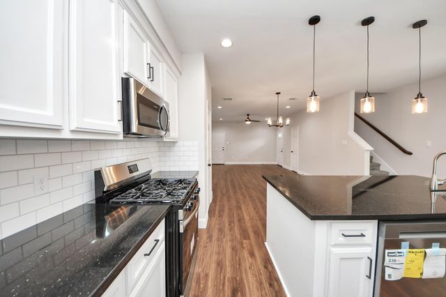 6910 J W Peavy Drive, Houston, TX 77011