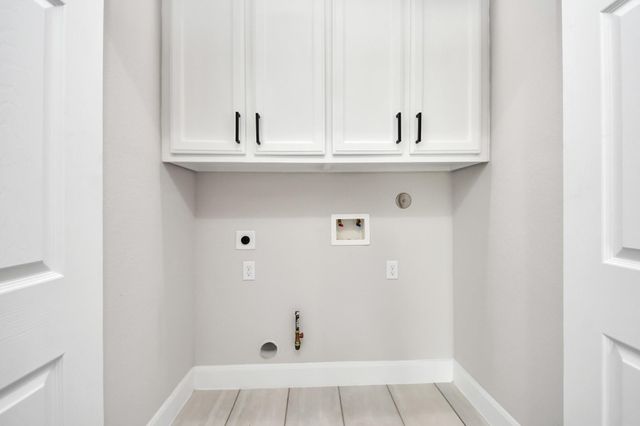 6910 J W Peavy Drive, Houston, TX 77011