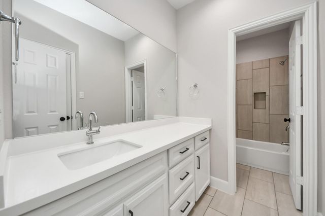 6910 J W Peavy Drive, Houston, TX 77011