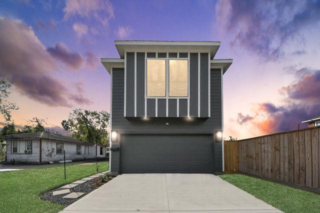 6910 J W Peavy Drive, Houston, TX 77011