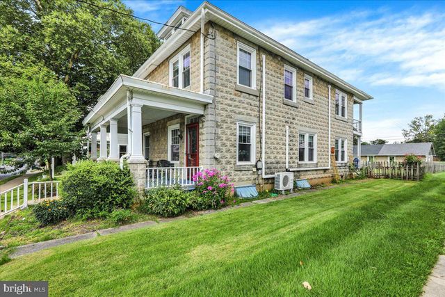47 W LINCOLN AVE, Lititz, PA 17543