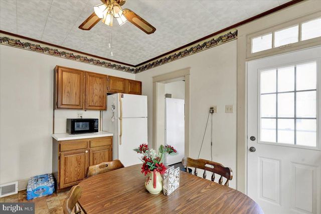 47 W LINCOLN AVE, Lititz, PA 17543