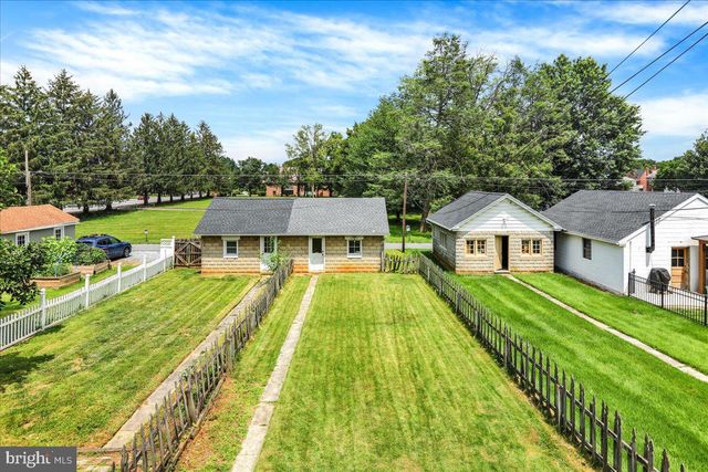 47 W LINCOLN AVE, Lititz, PA 17543