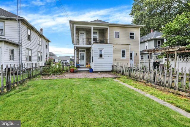 47 W LINCOLN AVE, Lititz, PA 17543