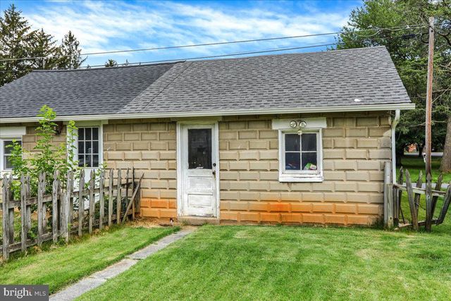 47 W LINCOLN AVE, Lititz, PA 17543