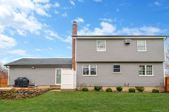 3 Meroke Lane, Rocky Point, NY 11778