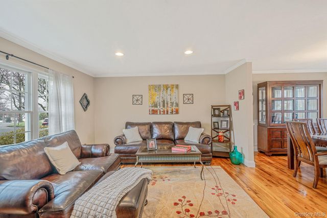3 Meroke Lane, Rocky Point, NY 11778