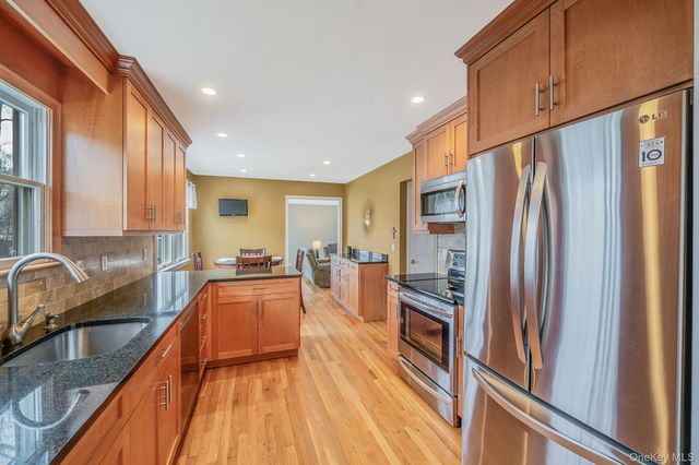 3 Meroke Lane, Rocky Point, NY 11778