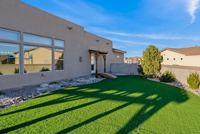 1800 BLANCA PEAK Trail NE, Rio Rancho, NM 87144