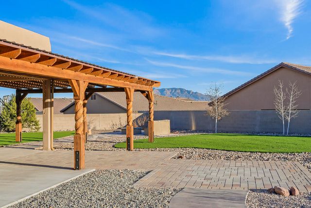 1800 BLANCA PEAK Trail NE, Rio Rancho, NM 87144