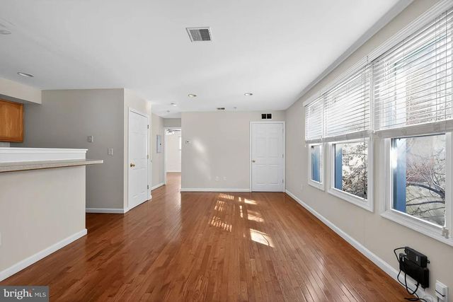 1521 N 15TH ST, Philadelphia, PA 19121
