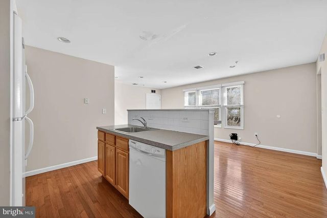 1521 N 15TH ST, Philadelphia, PA 19121