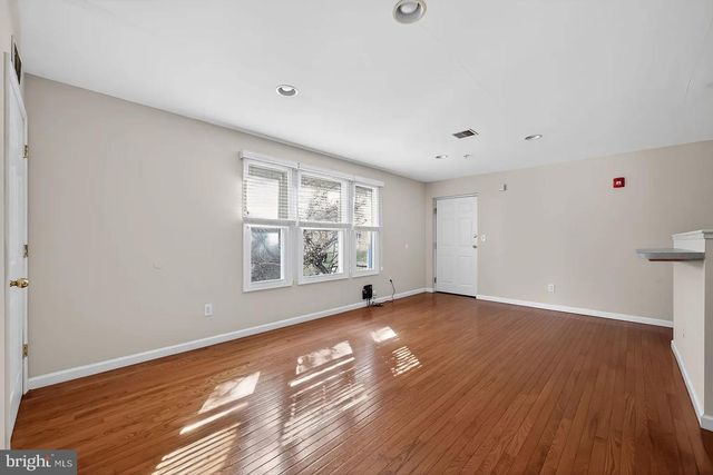 1521 N 15TH ST, Philadelphia, PA 19121