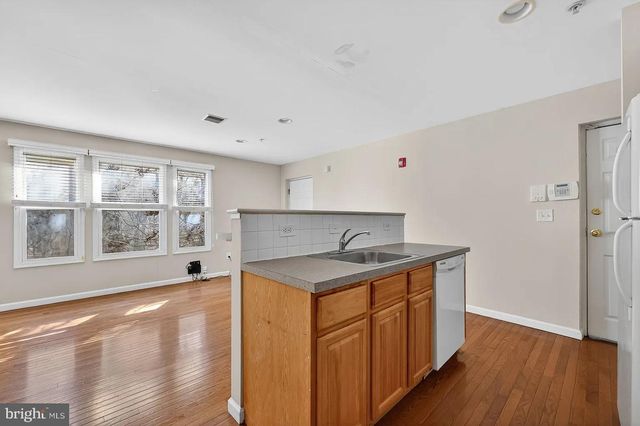1521 N 15TH ST, Philadelphia, PA 19121