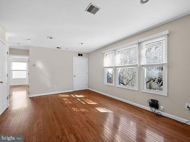 1521 N 15TH ST, Philadelphia, PA 19121
