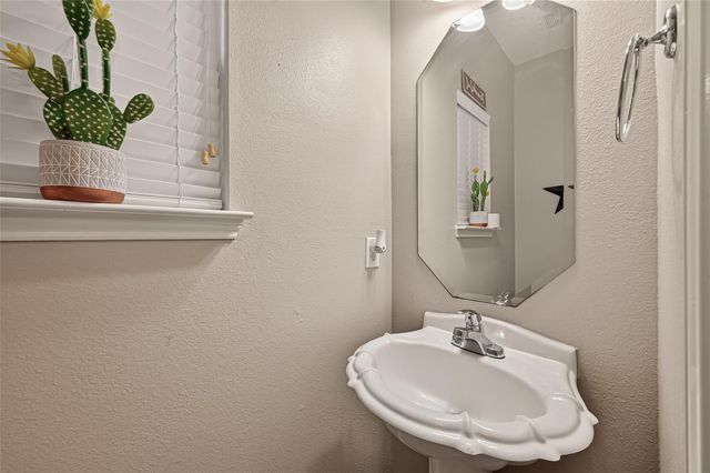 1006 Cove Crest Trail, Fresno, TX 77545