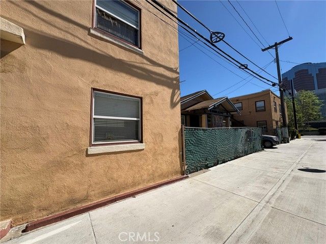 617 West 3rd Street, Long Beach, CA 90802